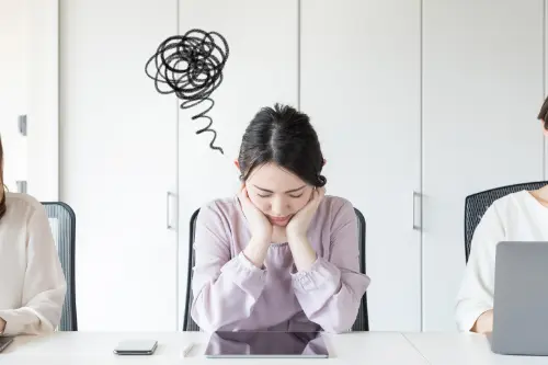 ストレスを感じている女性